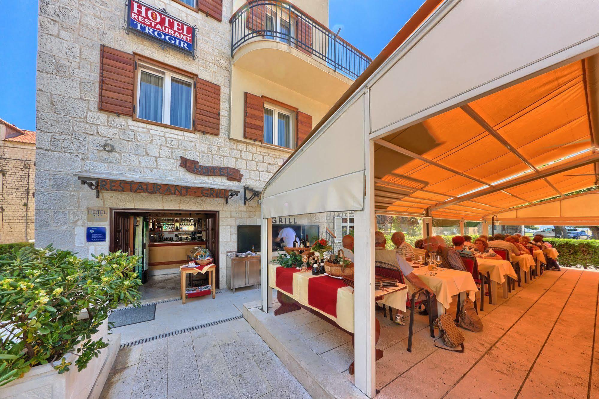 Hotel Trogir Extérieur photo